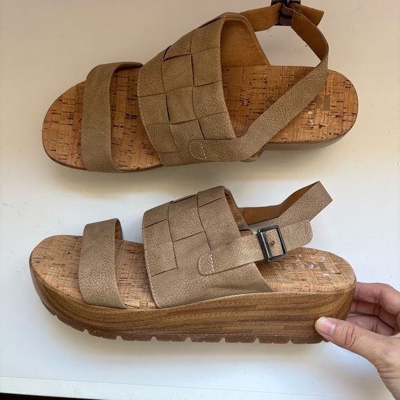 Korks Fraya Beige Leather Comfort Wedge Sandal Sz 9M - Picture 3 of 9